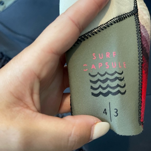 BILLABONG WETSUIT & BOOTIES - Picture 4 of 4